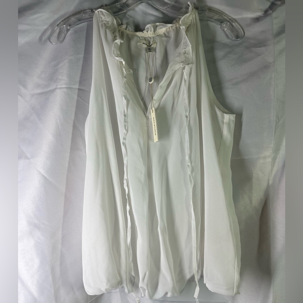 Women’s Max Studio Top Medium New with Tags
